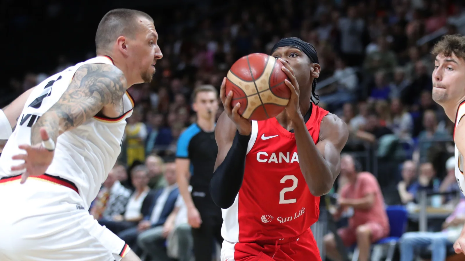 Shai Gilgeous-Alexander during Germany vs Canada (2023), horizontal 16:9 crop. Photo: Sandro Halank / Wikimedia Commons.