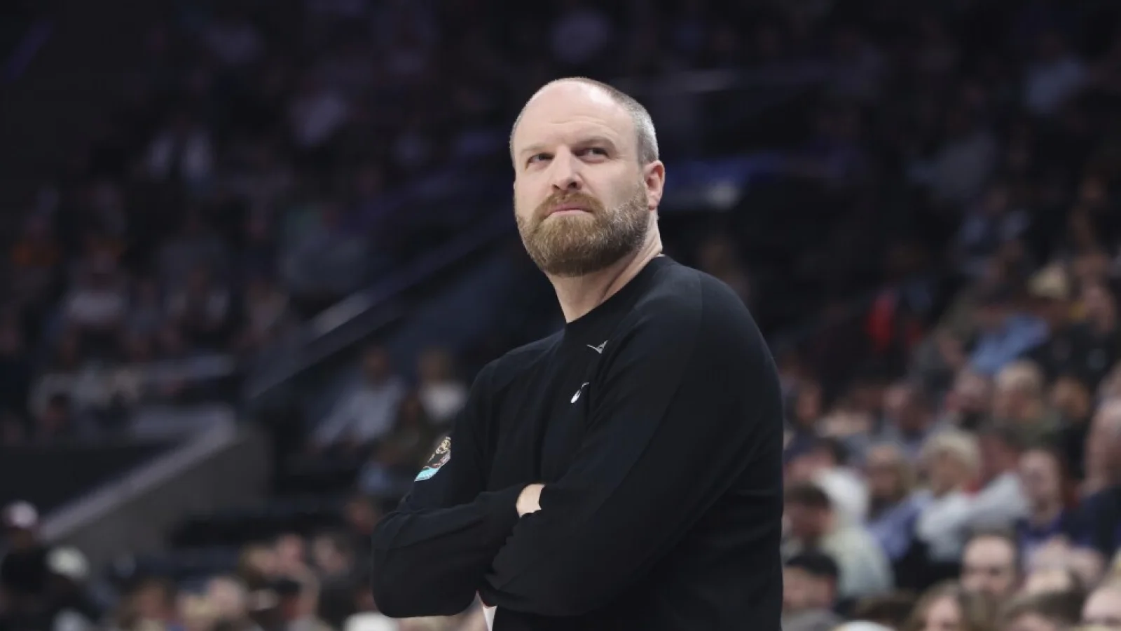 Taylor Jenkins on the Memphis Grizzlies sideline during game action (AP News photo).