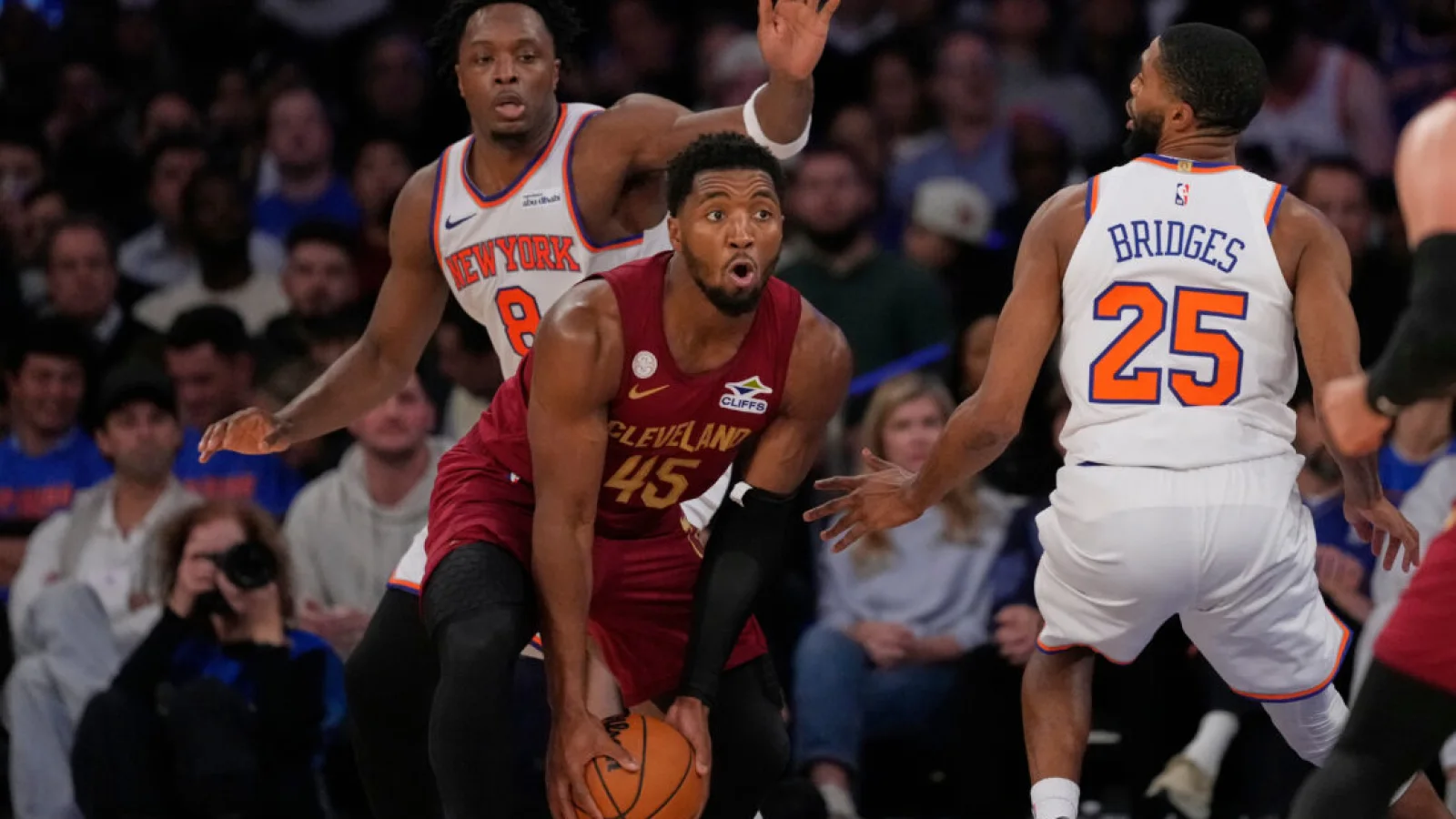 New York Knicks and Cleveland Cavaliers Eastern Conference Finals context, horizontal 16:9