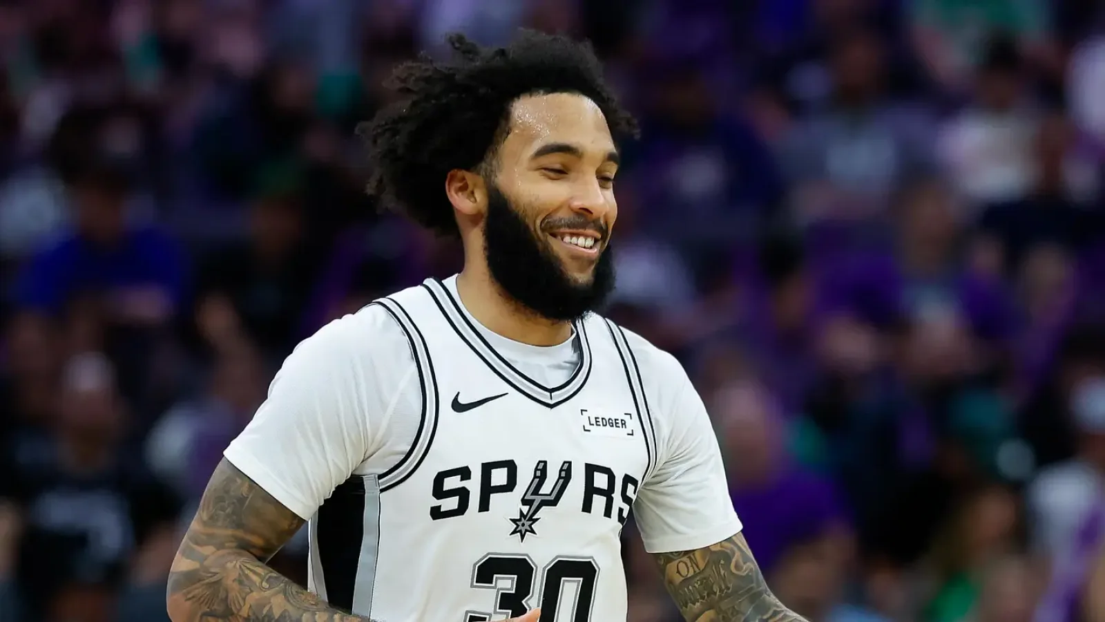 San Antonio Spurs game action for a Julian Champagnie contract projection story