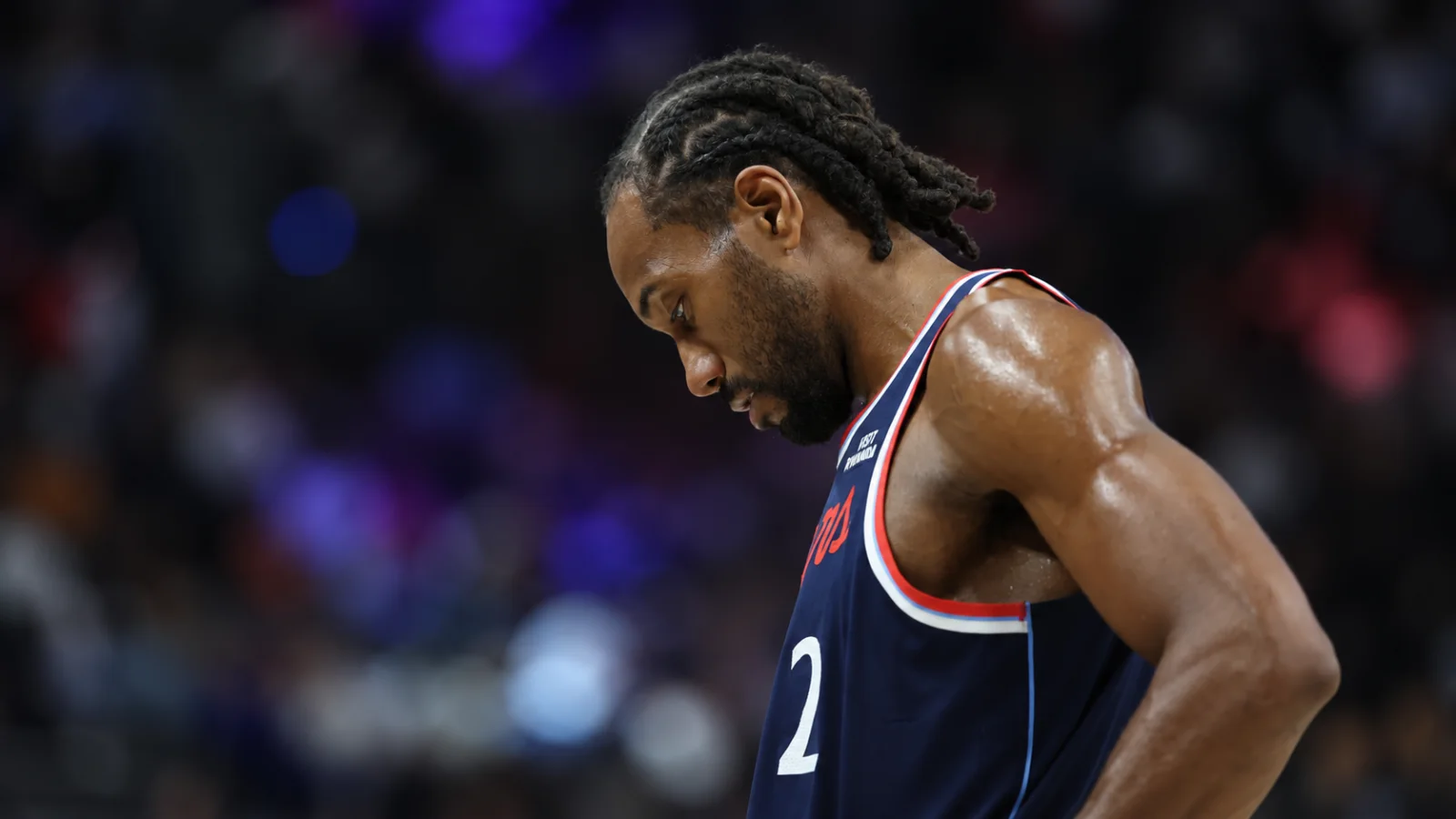 Kawhi Leonard trade talks continue as the Clippers deal with NBA discipline