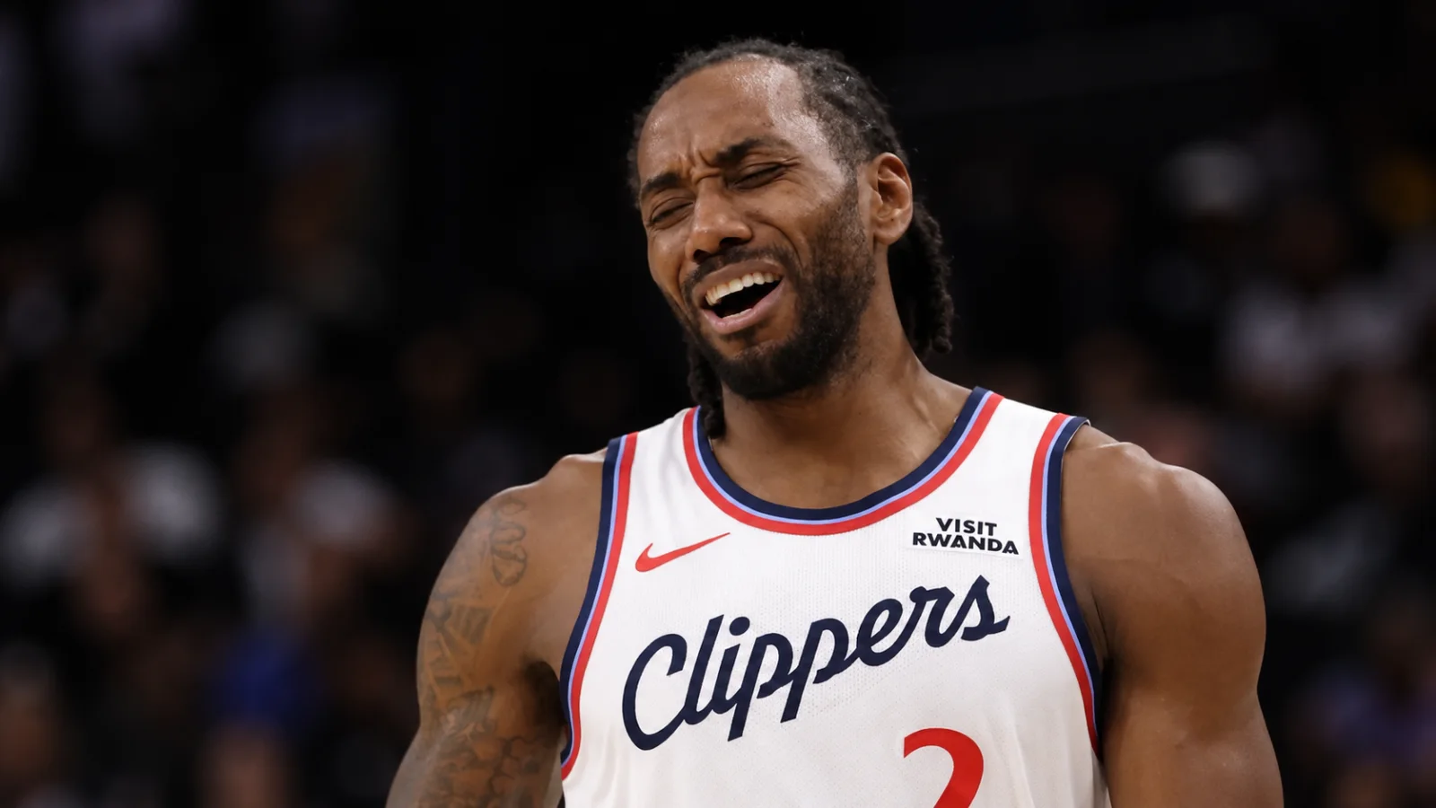 Kawhi Leonard trade delay discussion involving the Clippers and Raptors